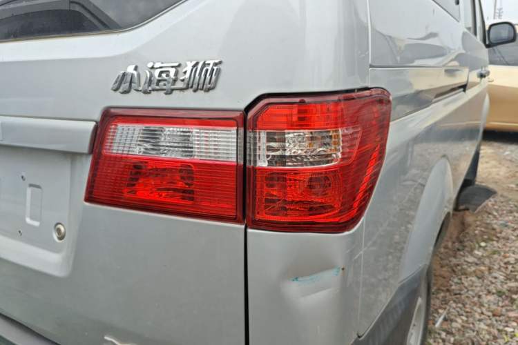 Used Jinbei Hiace X30 2023 1.5L Super-Comfortable Passenger Van 5/6/7-Seater Non-Air-Conditioned Version Model SWC15M Exterior 3