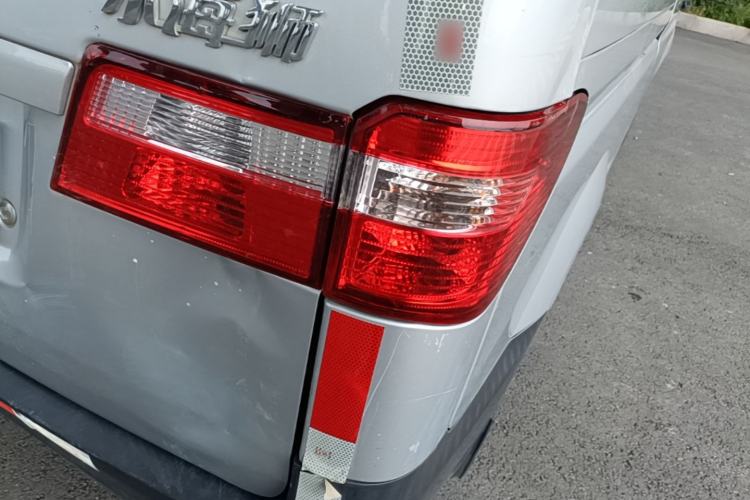 Used Jinbei Hiace X30 2023 1.5L Super-Enjoyment Van 2/5 Seats Non-Air-Conditioned Version SWC15M Exterior 3