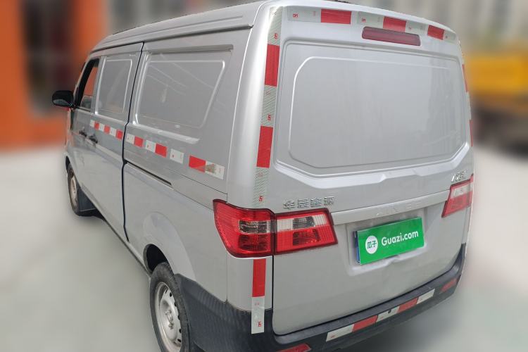 Used Jinbei Hiace X30 2023 1.5L Super-Enjoyment Van 2/5 Seats Non-Air-Conditioned Version SWC15M Exterior 3
