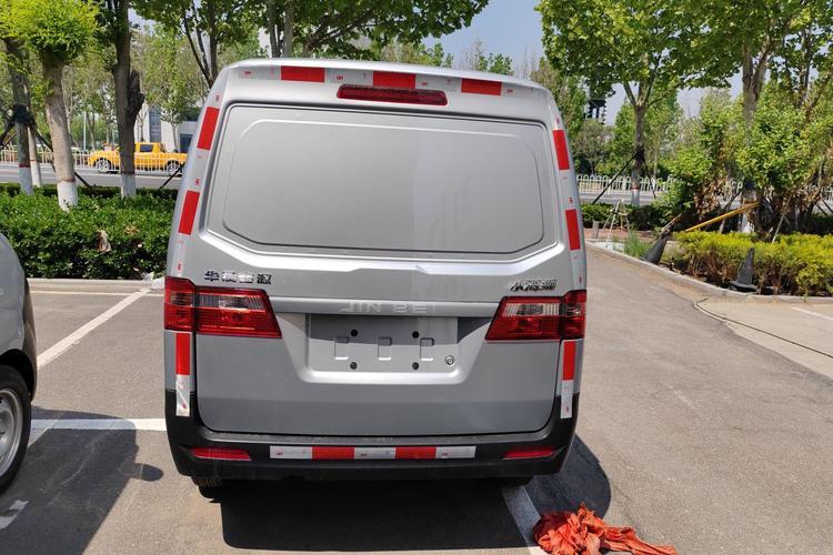 Used Jinbei Hiace X30 2023 1.5L Wealthy-Style Passenger Van 5/6/7-Seater Non-Air-Conditioned Version SWC15M Exterior 4