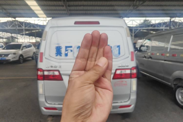 Used Jinbei Hiace X30 2023 1.5L Super-Enjoyment Van 2/5 Seats Non-Air-Conditioned Version SWC15M Exterior 4