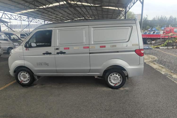 Used Jinbei Hiace X30 2023 1.5L Super-Enjoyment Van 2/5 Seats Non-Air-Conditioned Version SWC15M Exterior 5