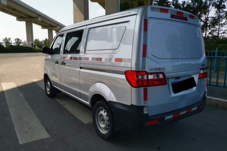 Used Jinbei Hiace X30 2023 1.5L Super-Enjoyment Van 2/5 Seats Non-Air-Conditioned Version SWC15M Exterior 6