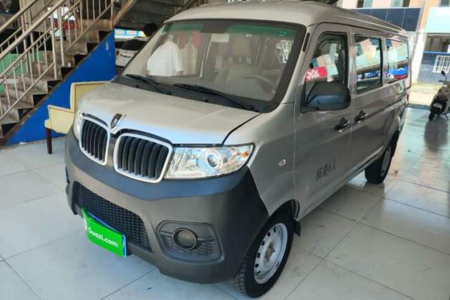 Used Jinbei Hiace X30 2023 1.5L Super-Comfortable Passenger Van 5/6/7-Seater Non-Air-Conditioned Version Model SWC15M