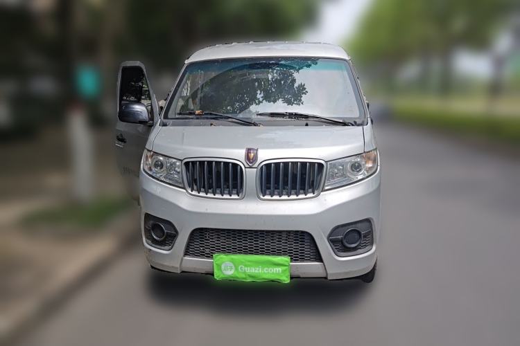 Used Jinbei Hiace X30 2023 1.5L Super-Enjoyment Van 2/5 Seats Non-Air-Conditioned Version SWC15M Front