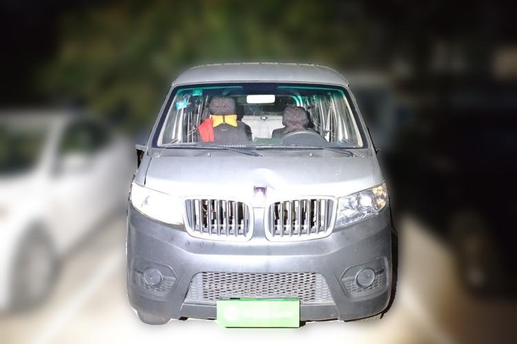 Used Jinbei Hiace X30 2023 1.5L Super-Comfortable Passenger Van 5/6/7-Seater Non-Air-Conditioned Version Model SWC15M Front