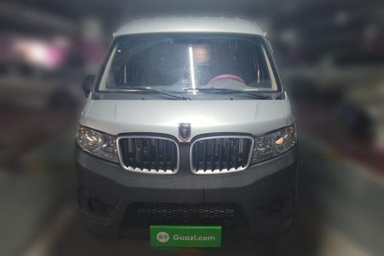 Used Jinbei Hiace X30 2023 1.5L Super-Enjoyment Van 2/5 Seats Non-Air-Conditioned Version SWC15M Front