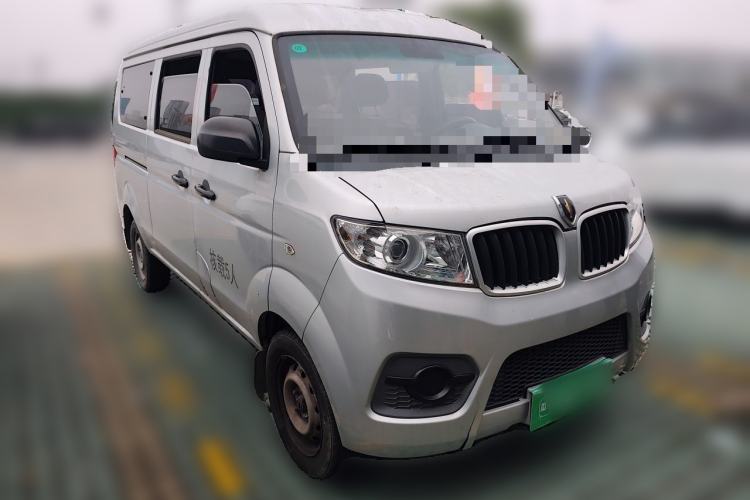 Used Jinbei Hiace X30 2023 1.5L Super-Comfortable Passenger Van 5/6/7-Seater Non-Air-Conditioned Version Model SWC15M Front Right 45 Deg
