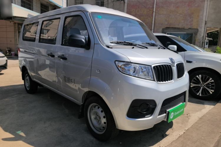 Used Jinbei Hiace X30 2023 1.5L Super-Comfortable Passenger Van 5/6/7-Seater Non-Air-Conditioned Version Model SWC15M Front Right 45 Deg