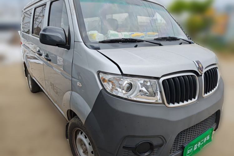 Used Jinbei Hiace X30 2023 1.5L Wealthy-Style Passenger Van 5/6/7-Seater Non-Air-Conditioned Version SWC15M Front Right 45 Deg