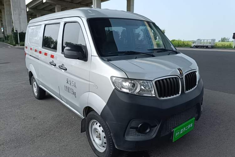 Used Jinbei Hiace X30 2023 1.5L Super-Enjoyment Van 2/5 Seats Non-Air-Conditioned Version SWC15M Front Right 45 Deg
