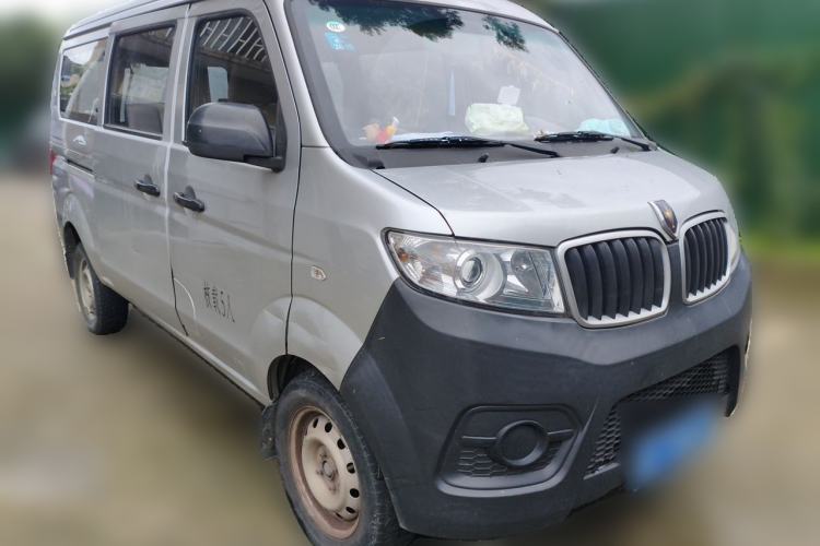 Used Jinbei Hiace X30 2023 1.5L Super-Comfortable Passenger Van 5/6/7-Seater Non-Air-Conditioned Version Model SWC15M Front Right 45 Deg