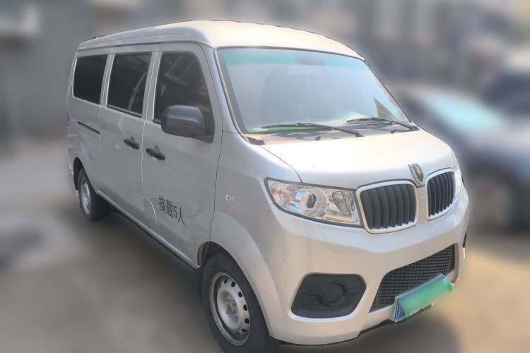 Used Jinbei Hiace X30 2023 1.5L Wealthy-Style Passenger Van 5/6/7-Seater Non-Air-Conditioned Version SWC15M Front Right 45 Deg