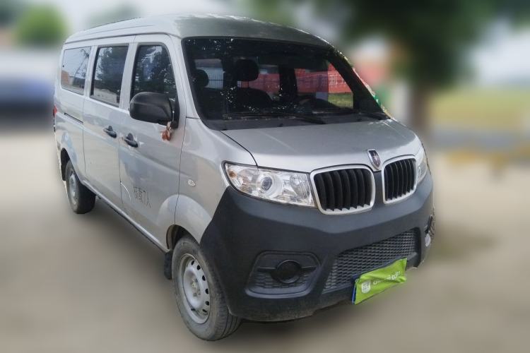 Used Jinbei Hiace X30 2023 1.5L Super-Comfortable Passenger Van 5/6/7-Seater Non-Air-Conditioned Version Model SWC15M Front Right 45 Deg