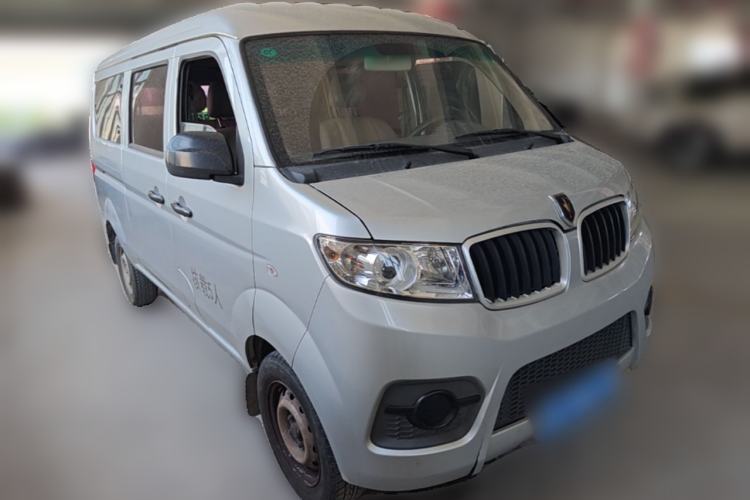 Used Jinbei Hiace X30 2023 1.5L Super-Comfortable Passenger Van 5/6/7-Seater Non-Air-Conditioned Version Model SWC15M Front Right 45 Deg