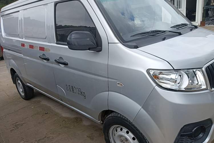 Used Jinbei Hiace X30 2023 1.5L Super-Enjoyment Van 2/5 Seats Non-Air-Conditioned Version SWC15M Front Right 45 Deg
