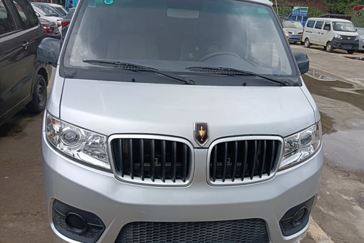 Used Jinbei Hiace X30 2023 1.5L Super-Enjoyment Van 2/5 Seats Non-Air-Conditioned Version SWC15M Front
