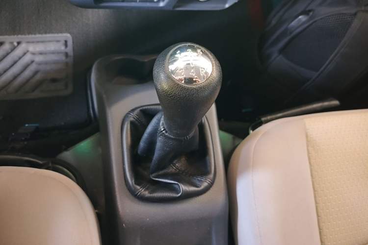 Used Jinbei Hiace X30 2023 1.5L Super-Enjoyment Van 2/5 Seats Non-Air-Conditioned Version SWC15M Gear Lever