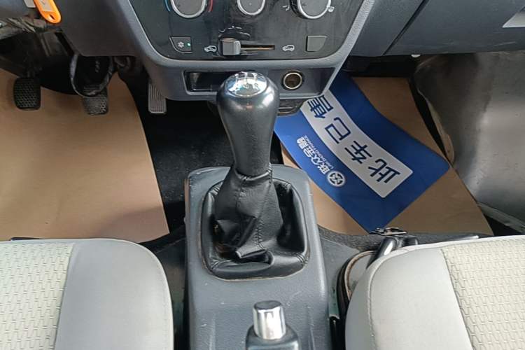 Used Jinbei Hiace X30 2023 1.5L Super-Enjoyment Van 2/5 Seats Non-Air-Conditioned Version SWC15M Gear Lever