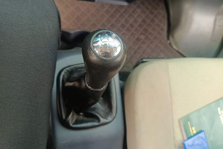 Used Jinbei Hiace X30 2023 1.5L Super-Enjoyment Van 2/5 Seats Non-Air-Conditioned Version SWC15M Gear Lever