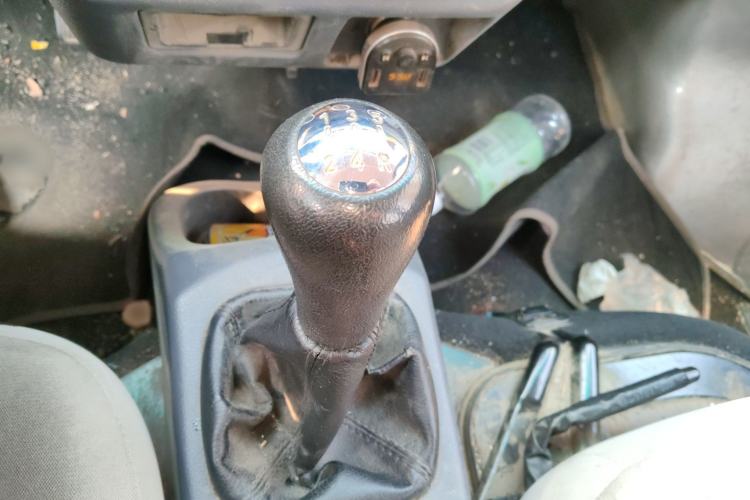 Used Jinbei Hiace X30 2023 1.5L Super-Comfortable Passenger Van 5/6/7-Seater Non-Air-Conditioned Version Model SWC15M Gear Lever