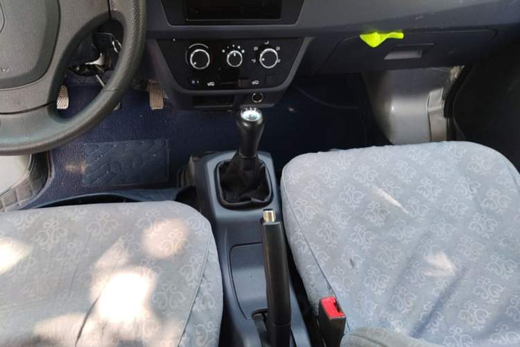 Used Jinbei Hiace X30 2023 1.5L Super-Enjoyment Van 2/5 Seats Non-Air-Conditioned Version SWC15M Gear Lever