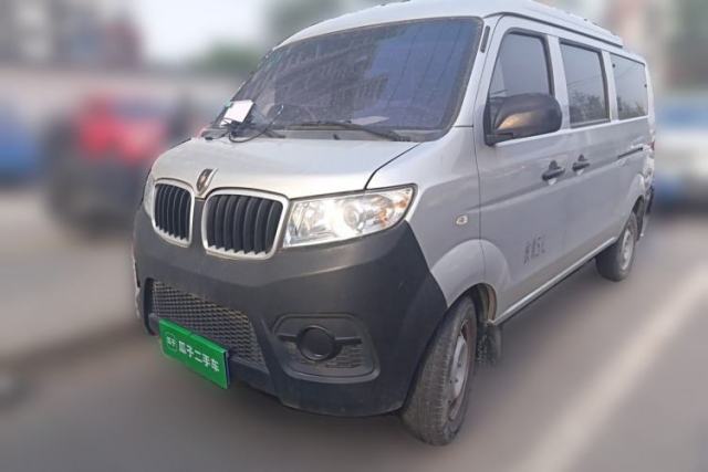 Used Jinbei Hiace X30 2023 1.5L Super-Comfortable Passenger Van 5/6/7-Seater Non-Air-Conditioned Version Model SWC15M