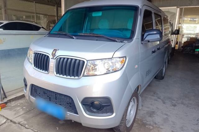 Used Jinbei Hiace X30 2023 1.5L Super-Comfortable Passenger Van 5/6/7-Seater Non-Air-Conditioned Version Model SWC15M