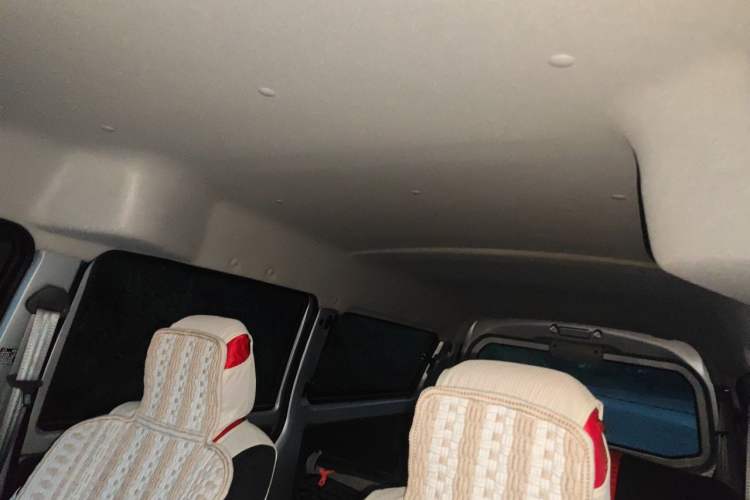 Used Jinbei Hiace X30 2023 1.5L Super-Comfortable Passenger Van 5/6/7-Seater Non-Air-Conditioned Version Model SWC15M Headliner