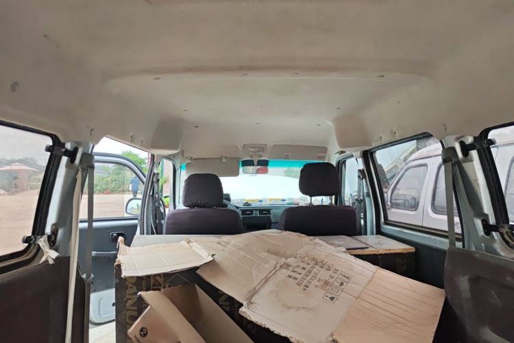 Used Jinbei Hiace X30 2023 1.5L Wealthy-Style Passenger Van 5/6/7-Seater Non-Air-Conditioned Version SWC15M Headliner