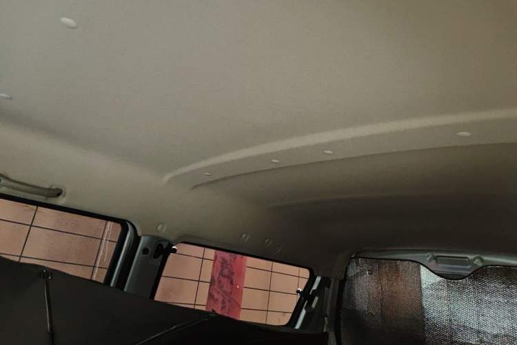 Used Jinbei Hiace X30 2023 1.5L Super-Comfortable Passenger Van 5/6/7-Seater Non-Air-Conditioned Version Model SWC15M Headliner