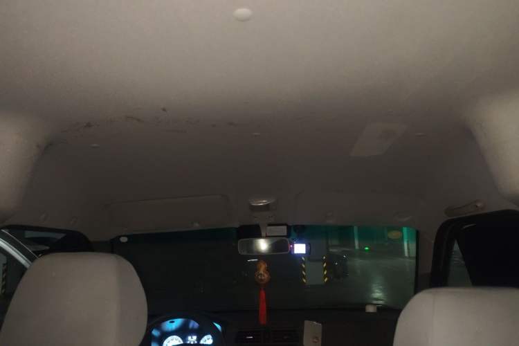 Used Jinbei Hiace X30 2023 1.5L Super-Comfortable Passenger Van 5/6/7-Seater Non-Air-Conditioned Version Model SWC15M Headliner