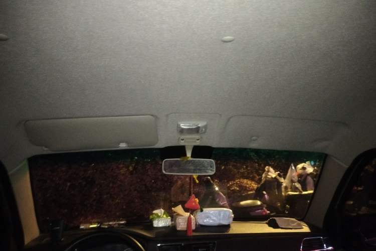 Used Jinbei Hiace X30 2023 1.5L Super-Comfortable Passenger Van 5/6/7-Seater Non-Air-Conditioned Version Model SWC15M Headliner
