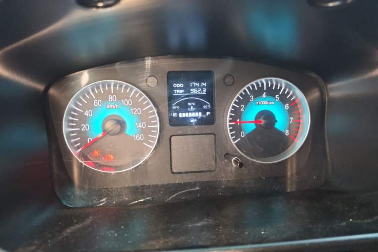Used Jinbei Hiace X30 2023 1.5L Super-Comfortable Passenger Van 5/6/7-Seater Non-Air-Conditioned Version Model SWC15M Instrument Cluster