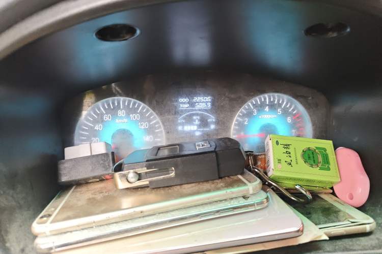 Used Jinbei Hiace X30 2023 1.5L Super-Comfortable Passenger Van 5/6/7-Seater Non-Air-Conditioned Version Model SWC15M Instrument Cluster