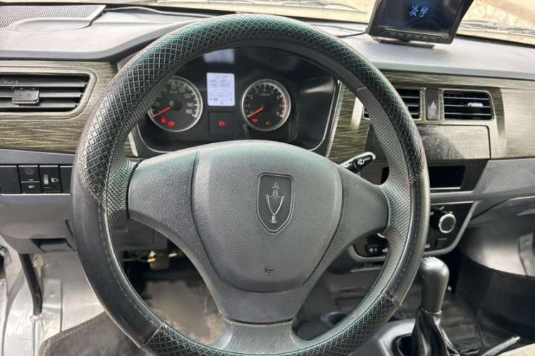 Used Jinbei Hiace X30 2023 1.5L Super-Enjoyment Van 2/5 Seats Non-Air-Conditioned Version SWC15M Interior 1