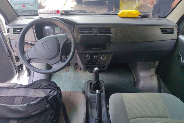 Used Jinbei Hiace X30 2023 1.5L Super-Enjoyment Van 2/5 Seats Non-Air-Conditioned Version SWC15M Interior 2