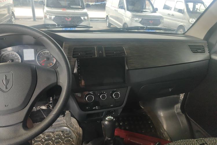 Used Jinbei Hiace X30 2023 1.5L Super-Enjoyment Van 2/5 Seats Non-Air-Conditioned Version SWC15M Interior 3