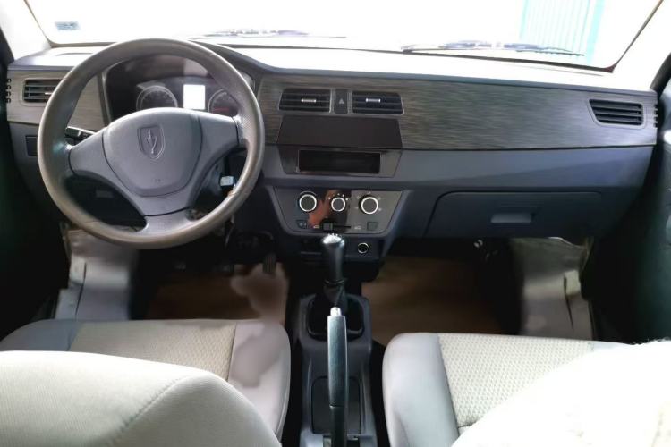 Used Jinbei Hiace X30 2023 1.5L Super-Enjoyment Van 2/5 Seats Non-Air-Conditioned Version SWC15M Interior 3