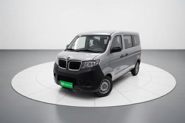 Ojetý Jinbei Hiace X30 2023 1.5L Super-Comfortable Passenger Van 5/6/7-Seater Non-Air-Conditioned Version Model SWC15M