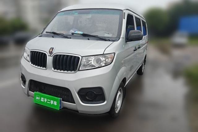 Used Jinbei Hiace X30 2023 1.5L Super-Comfortable Passenger Van 5/6/7-Seater Non-Air-Conditioned Version Model SWC15M