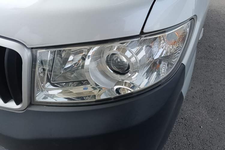 Used Jinbei Hiace X30 2023 1.5L Super-Enjoyment Van 2/5 Seats Non-Air-Conditioned Version SWC15M Left Front Headlight