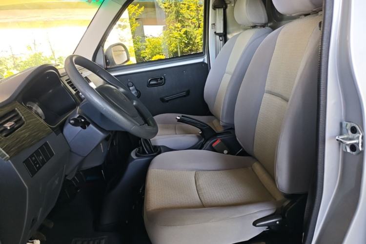 Used Jinbei Hiace X30 2023 1.5L Super-Enjoyment Van 2/5 Seats Non-Air-Conditioned Version SWC15M Left Front Seat