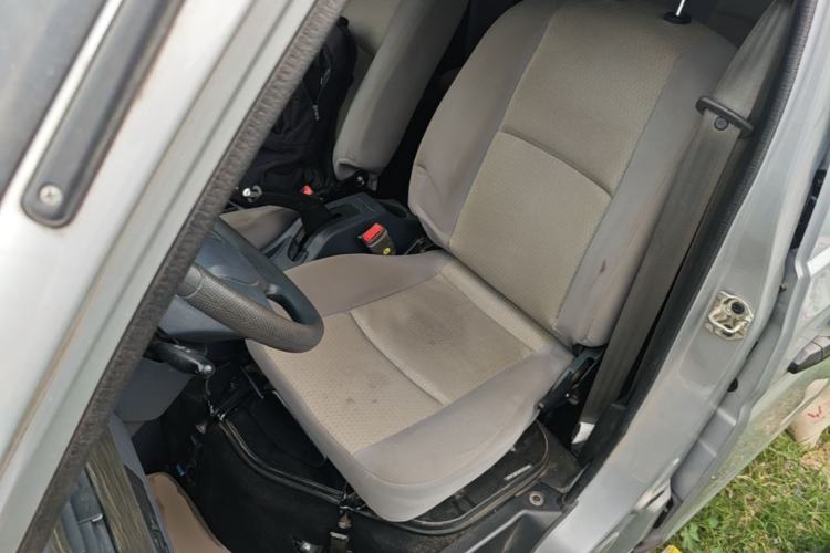 Used Jinbei Hiace X30 2023 1.5L Super-Comfortable Passenger Van 5/6/7-Seater Non-Air-Conditioned Version Model SWC15M Left Front Seat