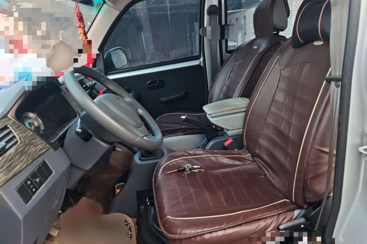 Used Jinbei Hiace X30 2023 1.5L Super-Comfortable Passenger Van 5/6/7-Seater Non-Air-Conditioned Version Model SWC15M Left Front Seat