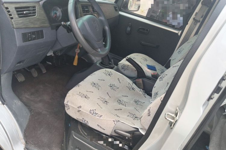 Used Jinbei Hiace X30 2023 1.5L Super-Comfortable Passenger Van 5/6/7-Seater Non-Air-Conditioned Version Model SWC15M Left Front Seat