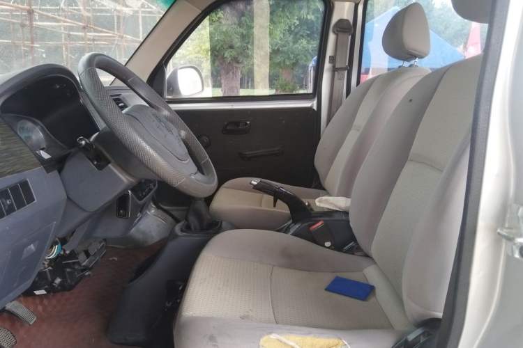 Used Jinbei Hiace X30 2023 1.5L Super-Comfortable Passenger Van 5/6/7-Seater Non-Air-Conditioned Version Model SWC15M Left Front Seat