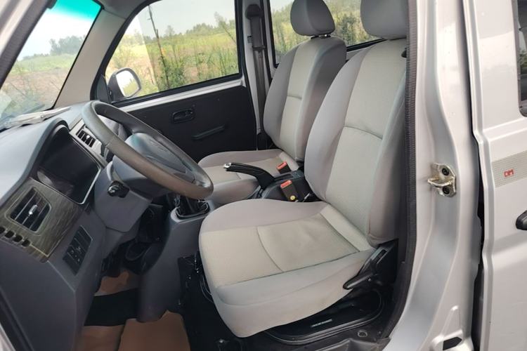 Used Jinbei Hiace X30 2023 1.5L Super-Enjoyment Van 2/5 Seats Non-Air-Conditioned Version SWC15M Left Front Seat