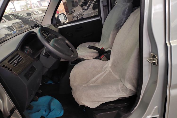 Used Jinbei Hiace X30 2023 1.5L Super-Comfortable Passenger Van 5/6/7-Seater Non-Air-Conditioned Version Model SWC15M Left Front Seat