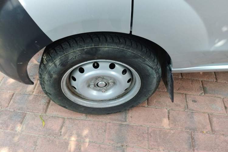 Used Jinbei Hiace X30 2023 1.5L Super-Enjoyment Van 2/5 Seats Non-Air-Conditioned Version SWC15M Left Front Wheel Hub